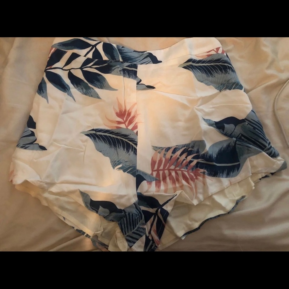 Ivory Leaf print shorts